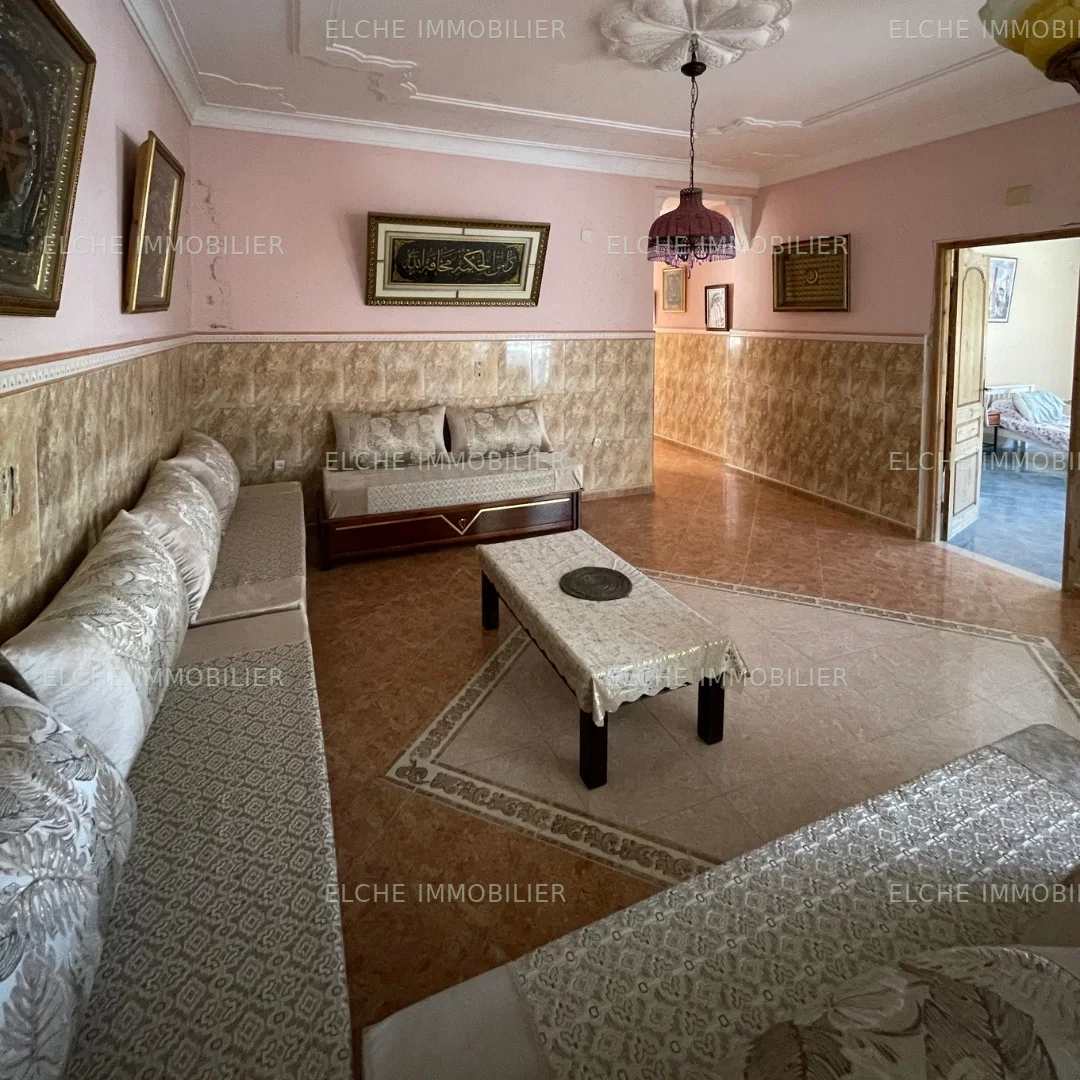 Villa R+2 à Vendre