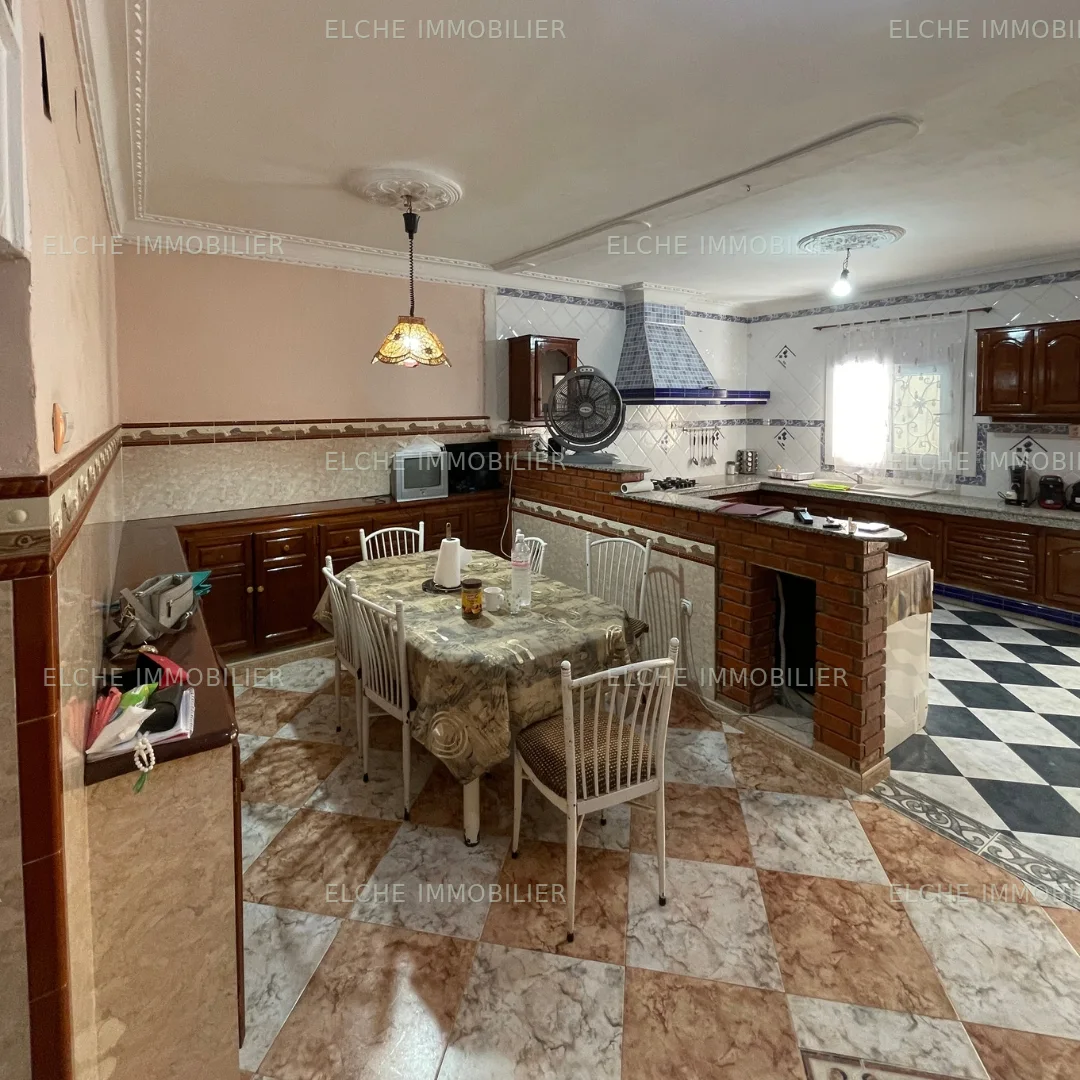 Villa R+2 à Vendre