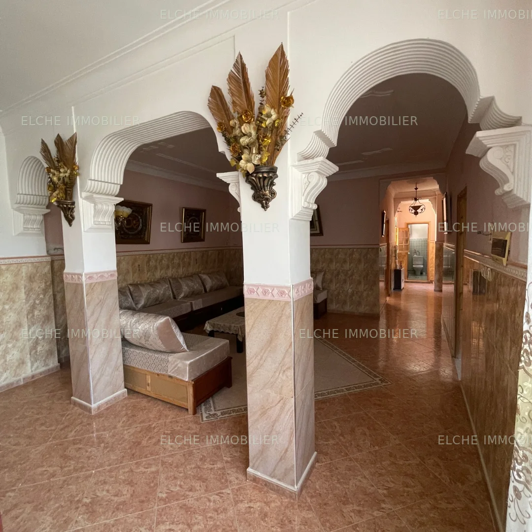 Villa R+2 à Vendre
