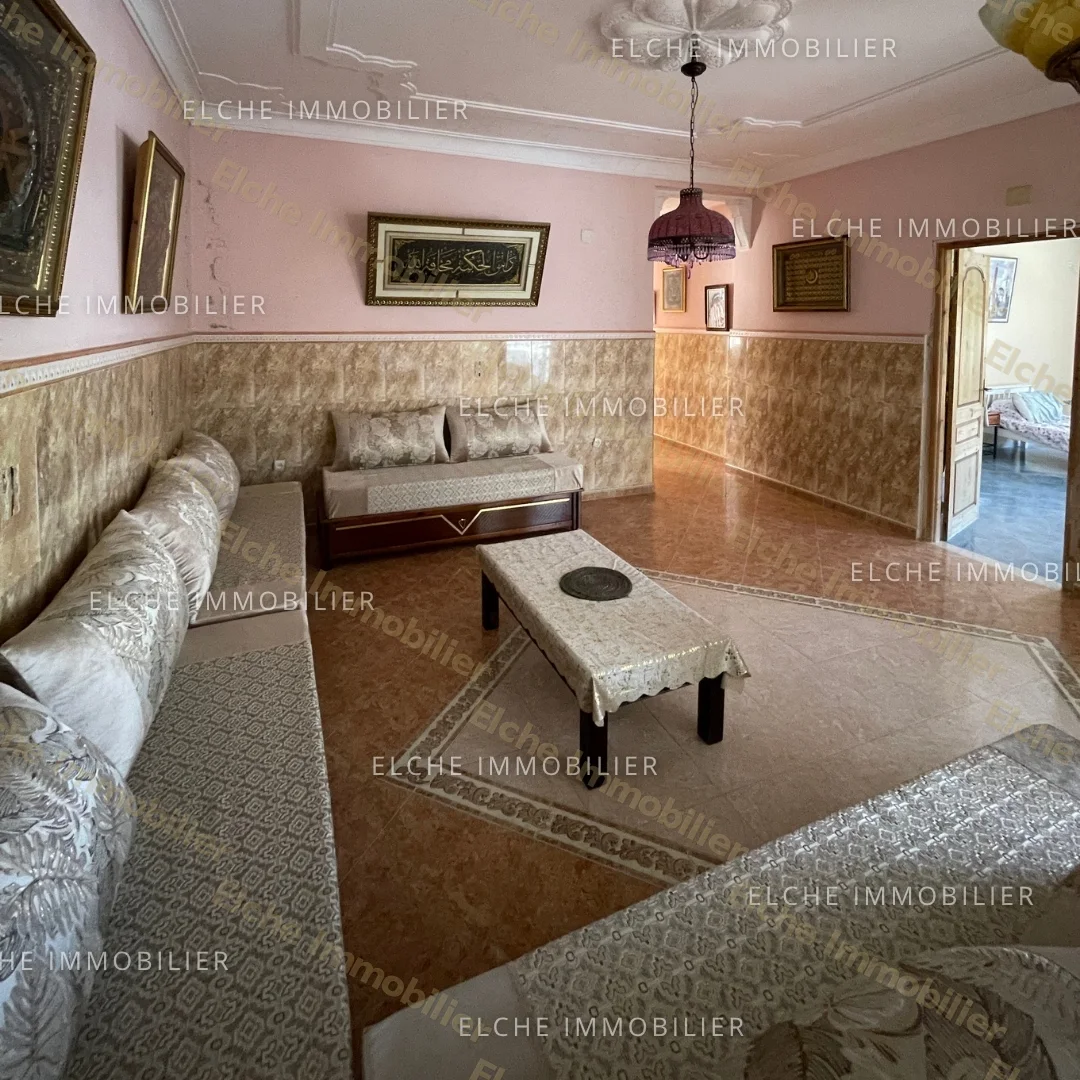 Villa R+2 à Vendre