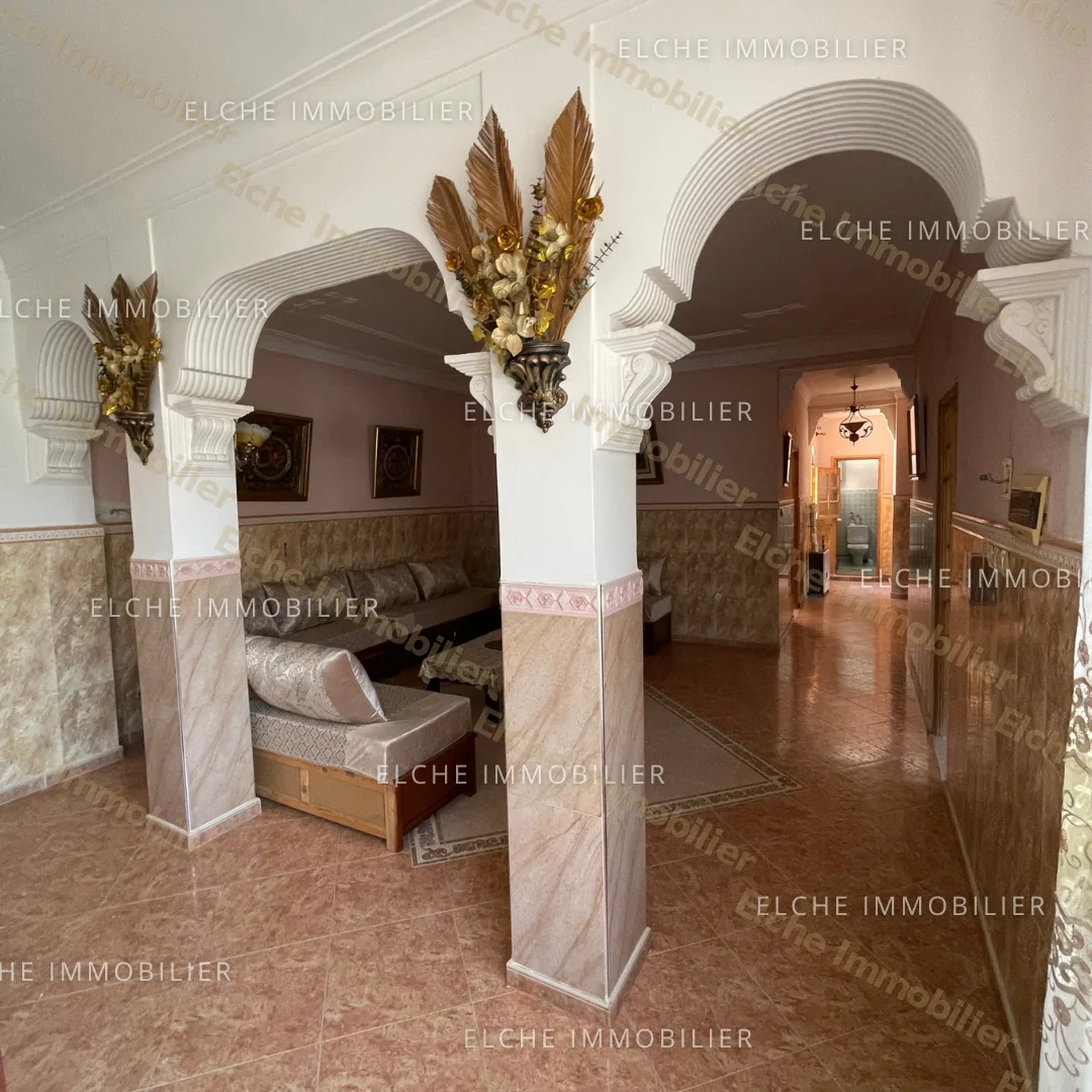 Villa R+2 à Vendre