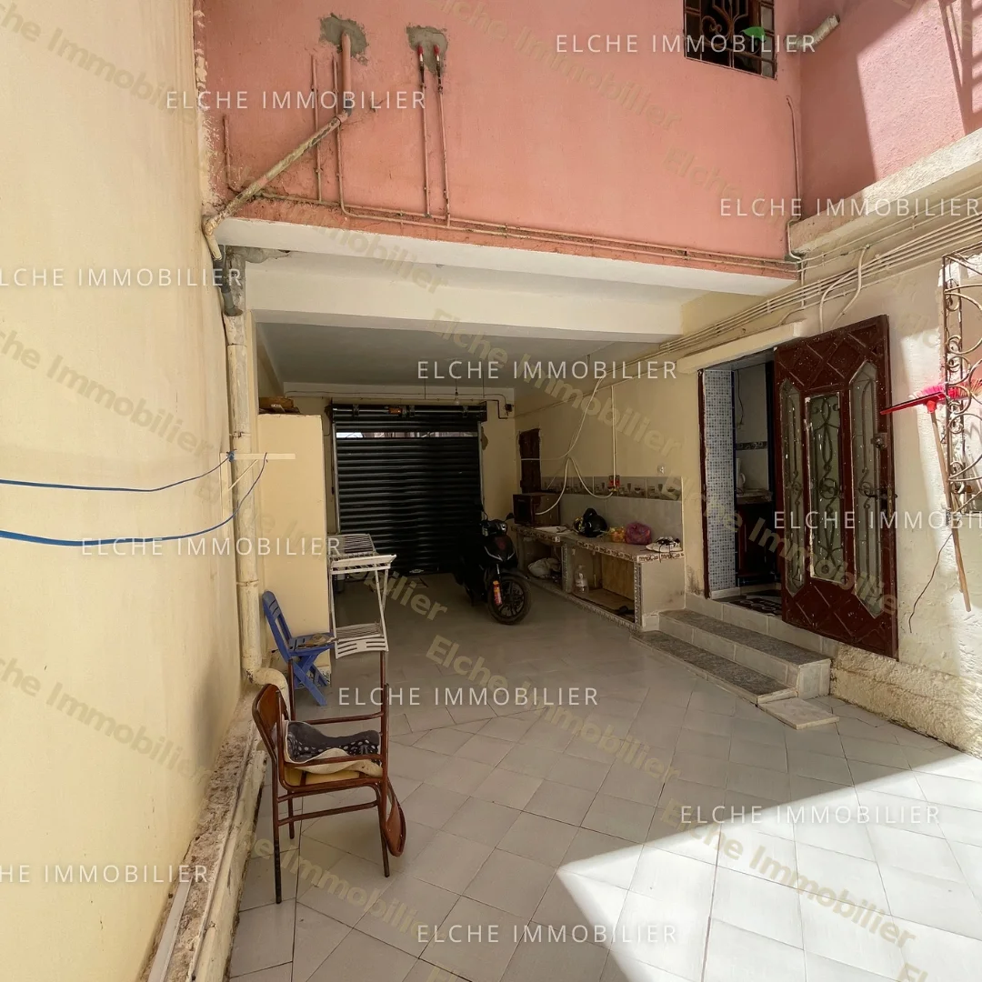 Villa R+2 à Vendre