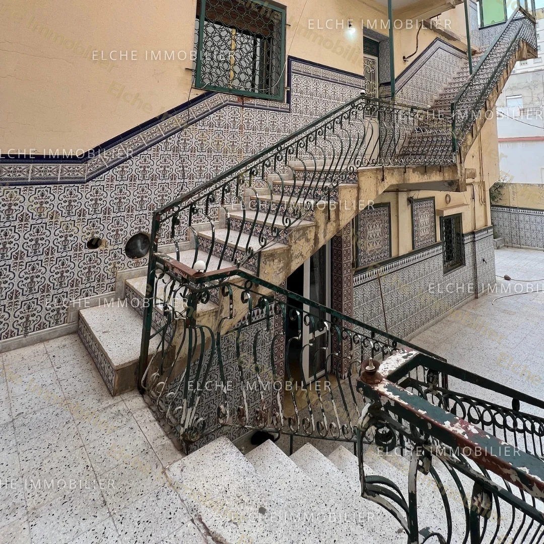 Villa R+2 à vendre