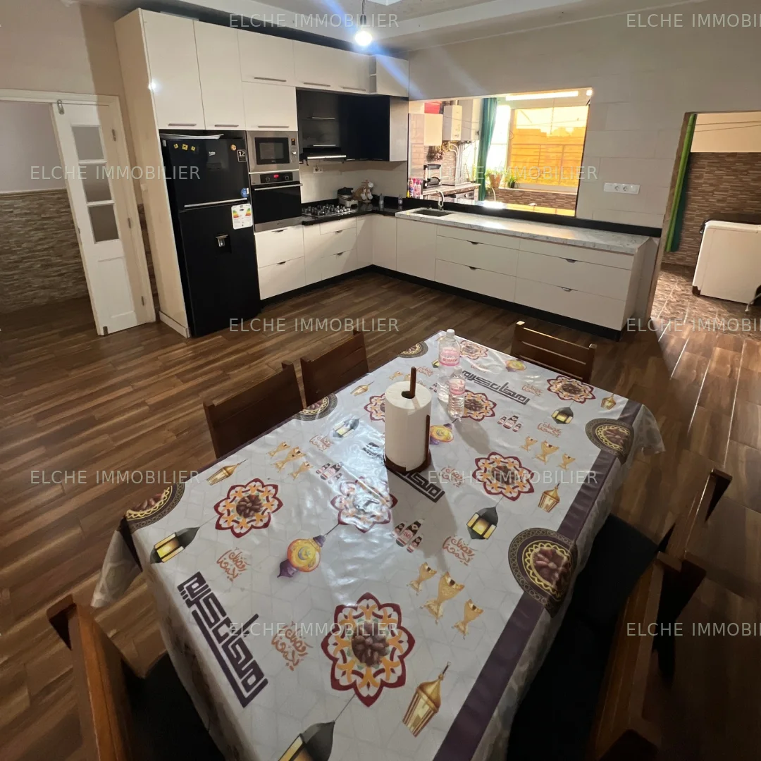 Villa R+2 à vendre
