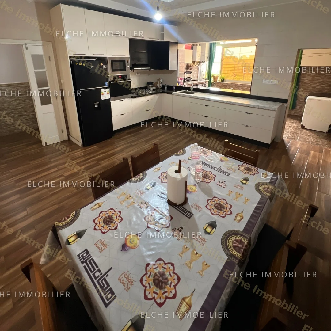 Villa R+2 à vendre