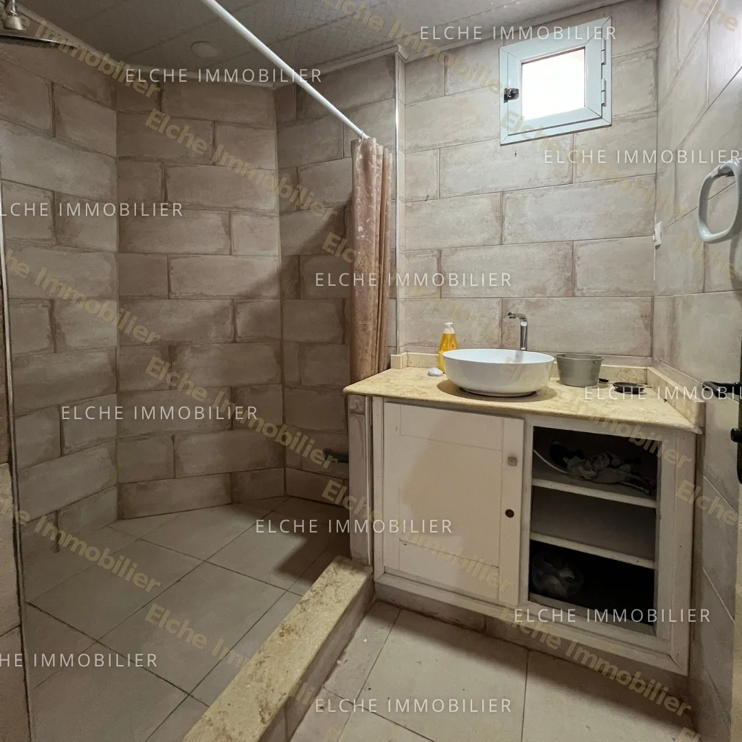 Appartement commercial F3 à Louer