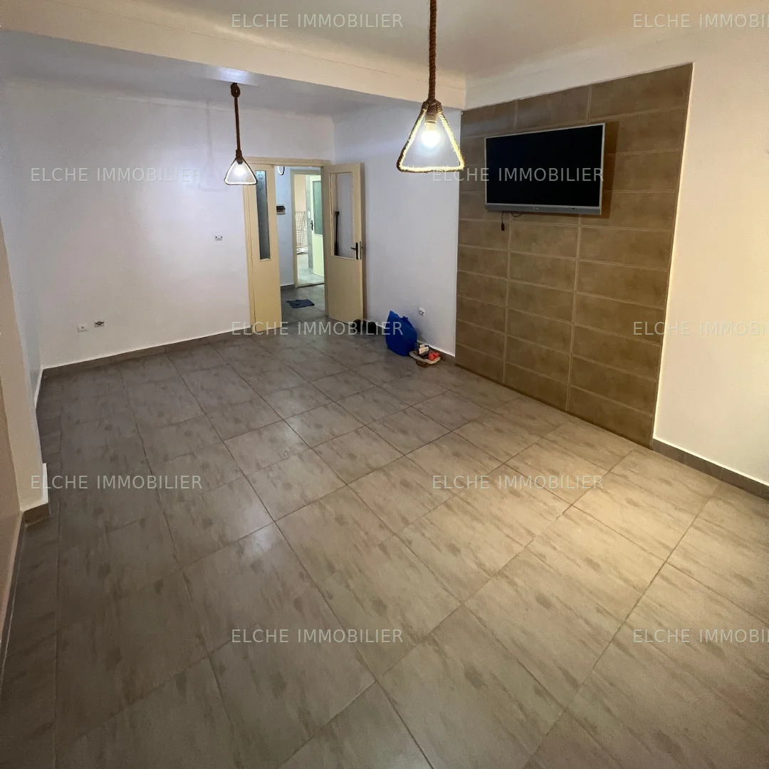 Appartement commercial F3 à Louer