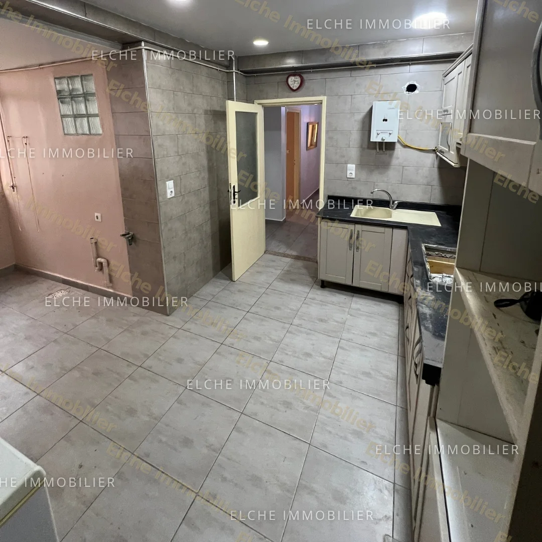 Appartement commercial F3 à Louer