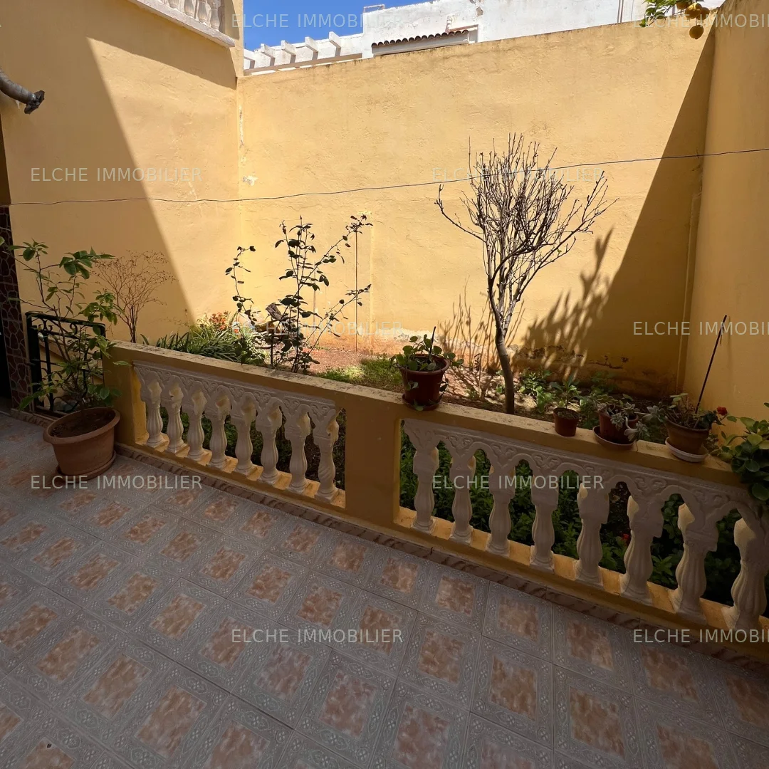 Villa R+2 à vendre