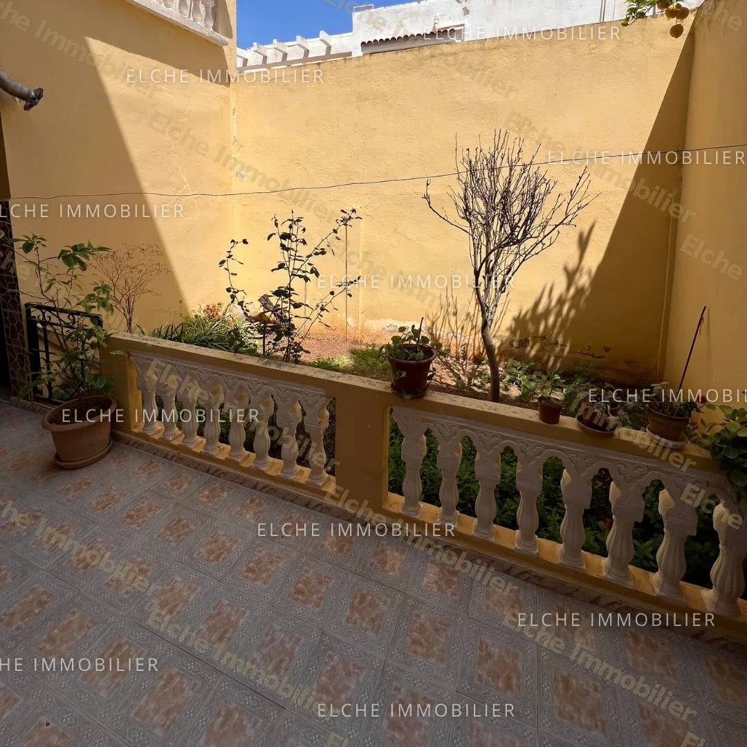 Villa R+2 à vendre