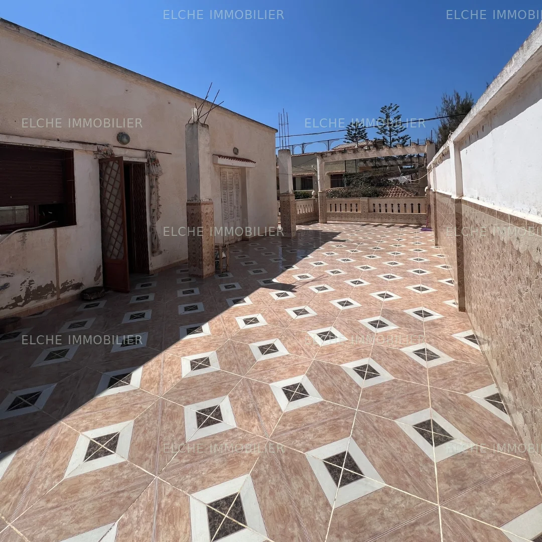 Villa ancien bâti R+1 à vendre