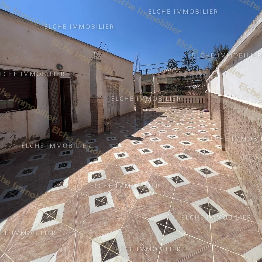 Villa ancien bâti R+1 à vendre