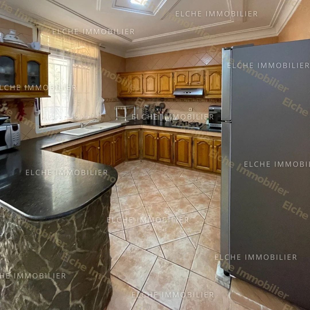 Villa R+2 à vendre