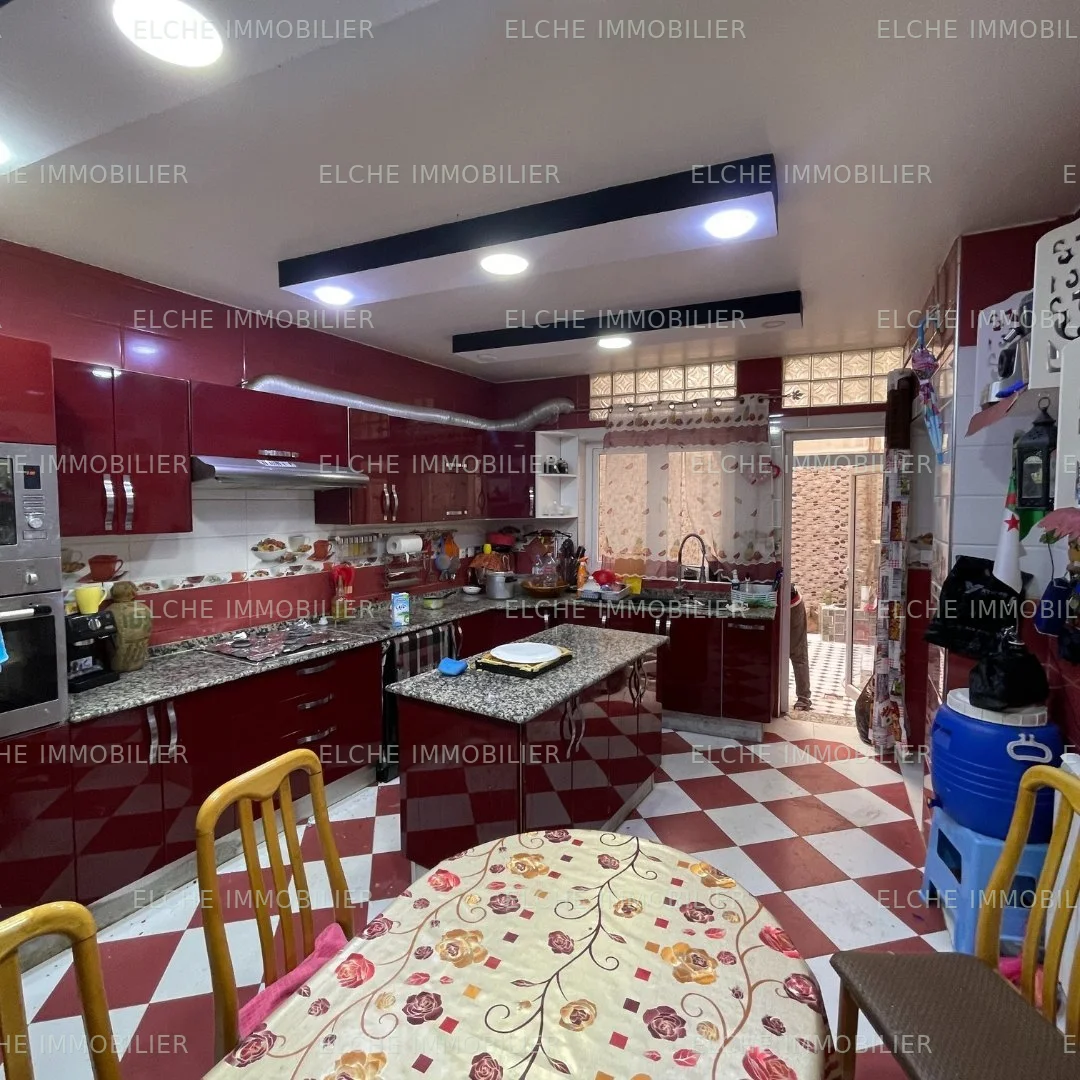 Maison R+2 à vendre