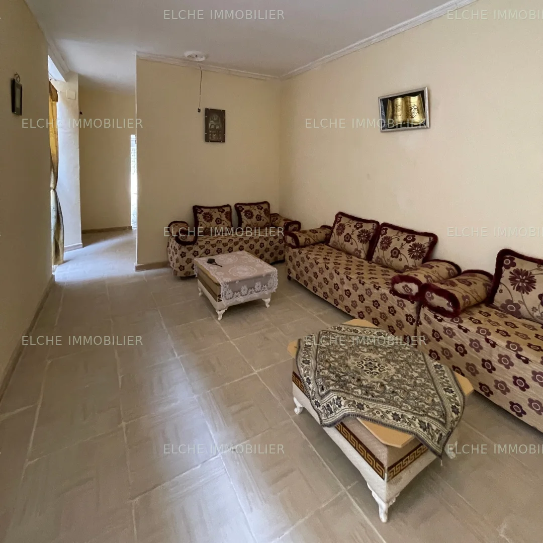 Maison semi-finie à vendre