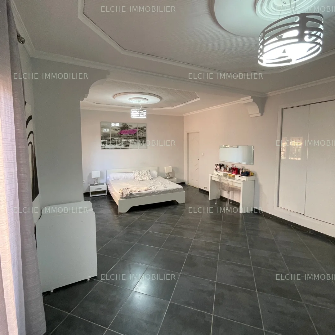 Villa R+2 à vendre