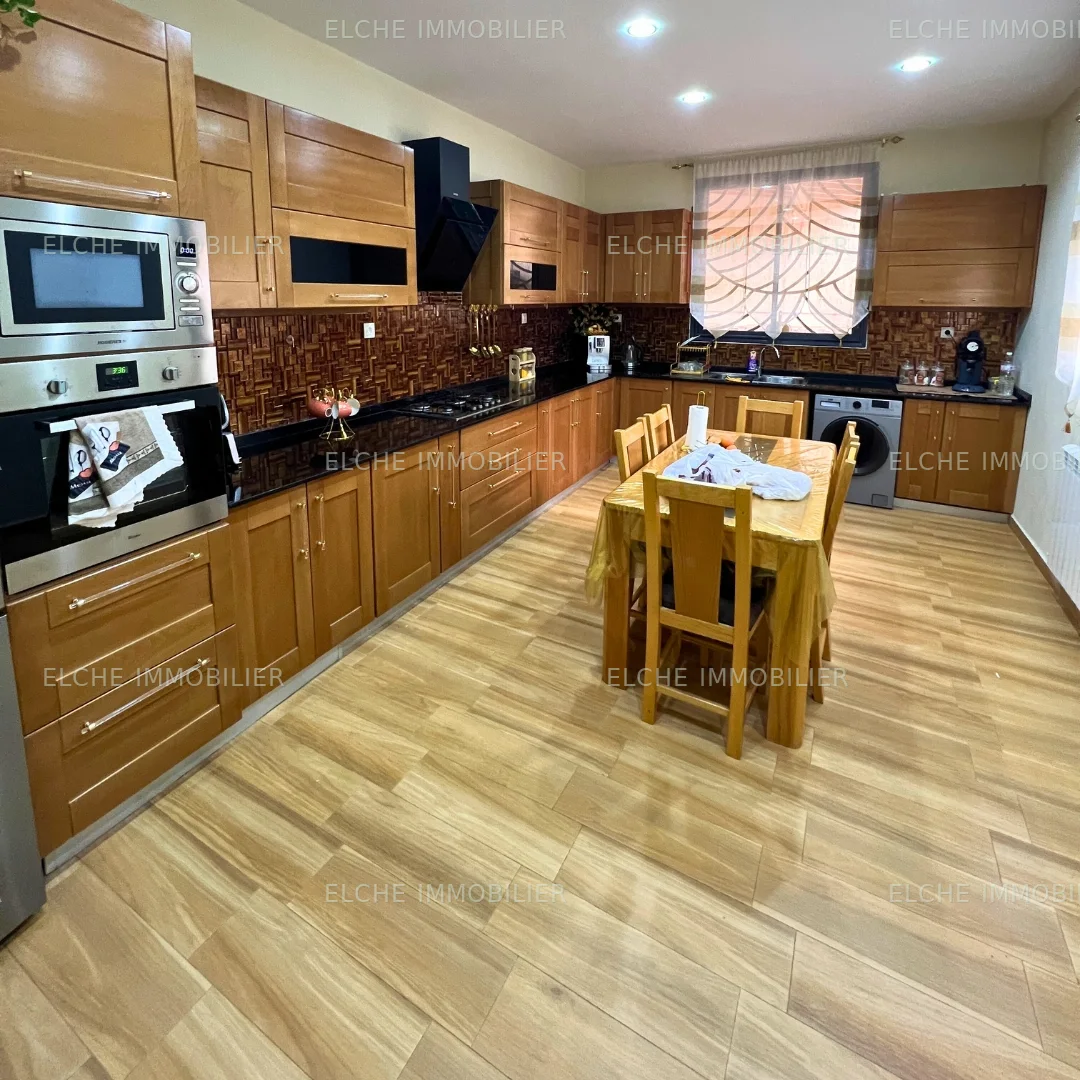 Villa R+1 à vendre