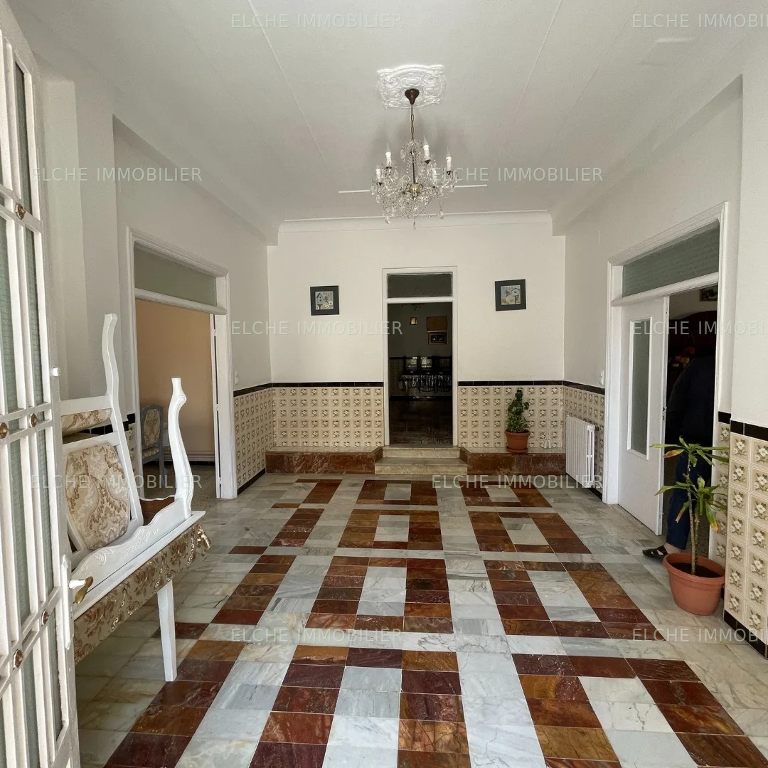 Villa R+1 à Vendre