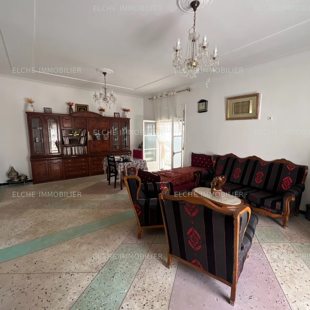 Villa R+1 à Vendre