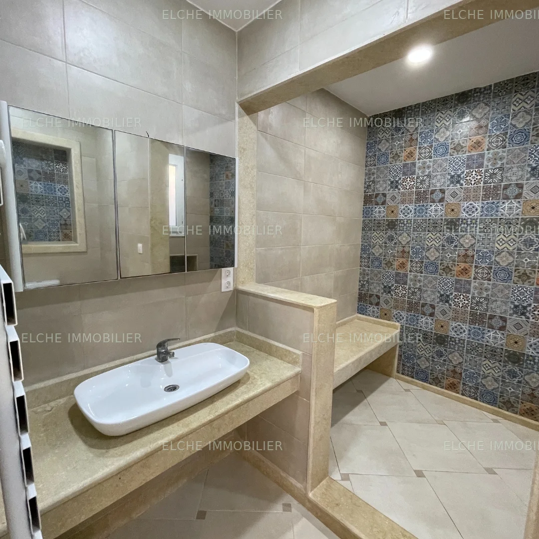 Villa R+2 à Vendre