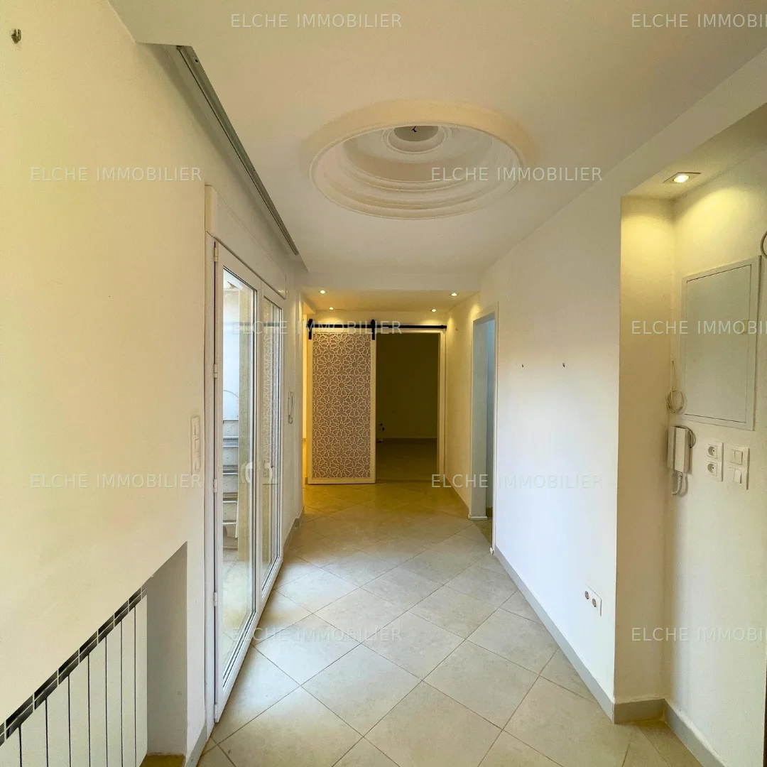 Villa R+2 à Vendre