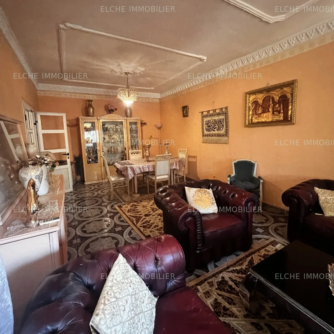 Maison R+2 à Vendre