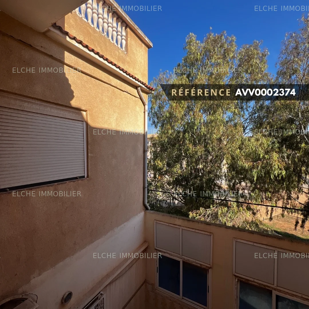 Maison R+2 à Vendre