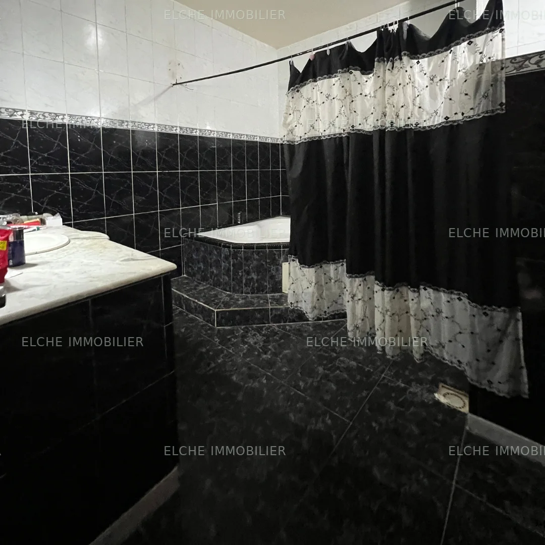 Villa R+3 à vendre