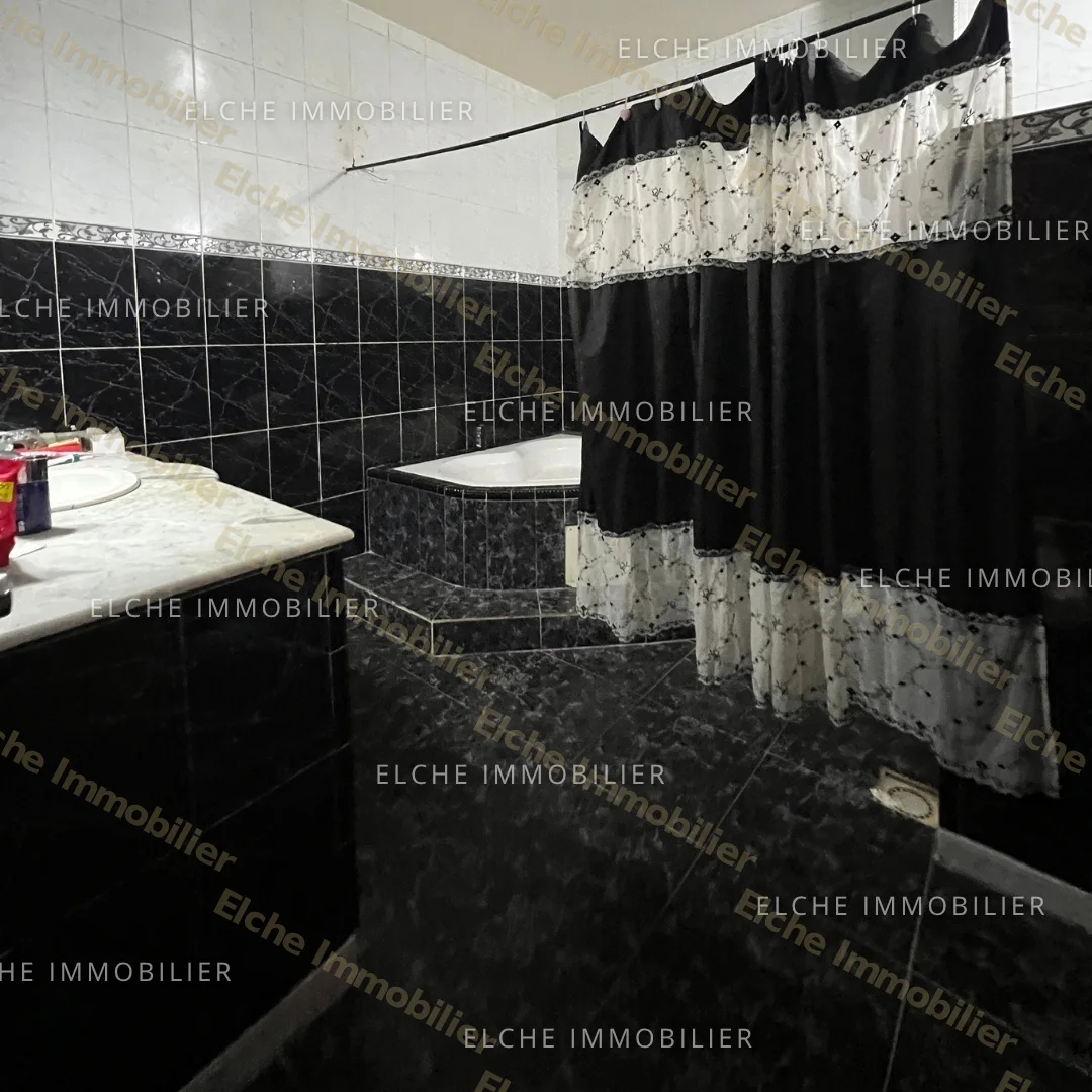 Villa R+3 à vendre