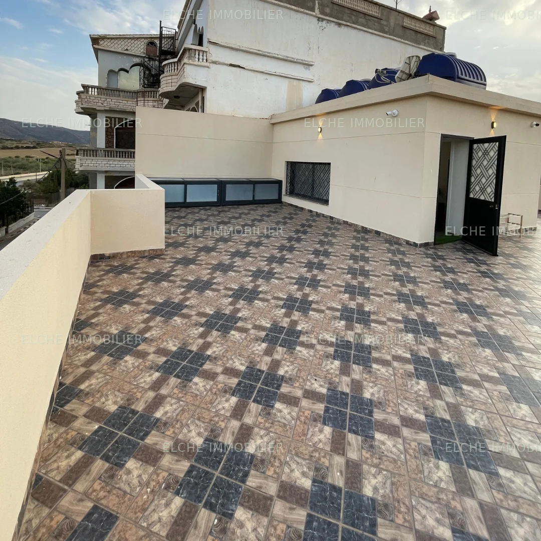 Maison R+2 a Vendre