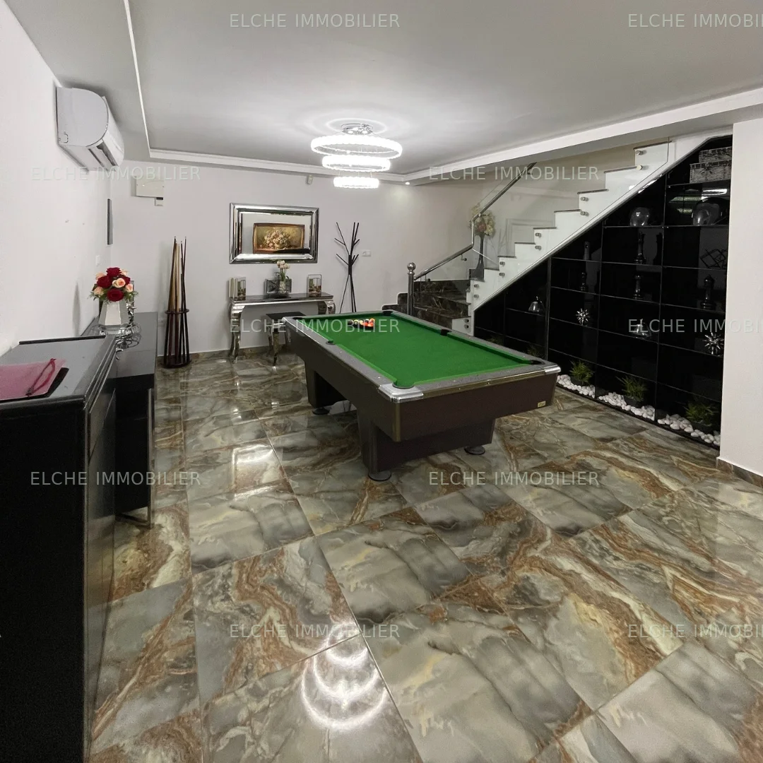 Maison R+2 a Vendre