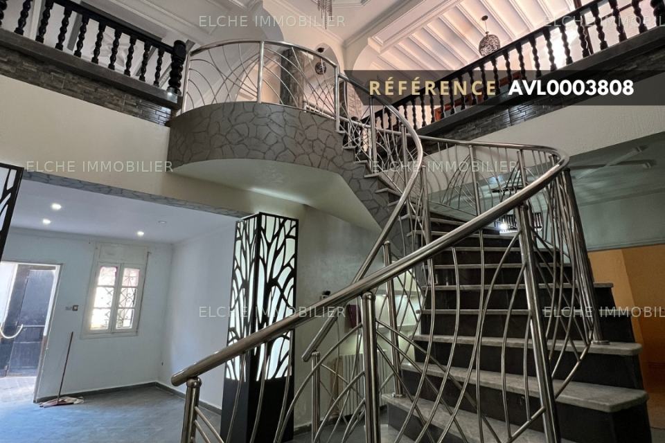Villa R+1 à Louer