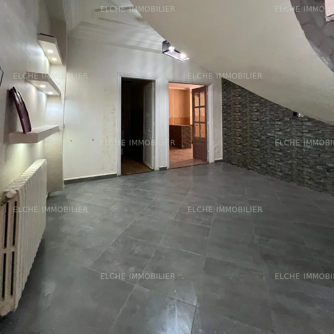 Villa R+1 à Louer
