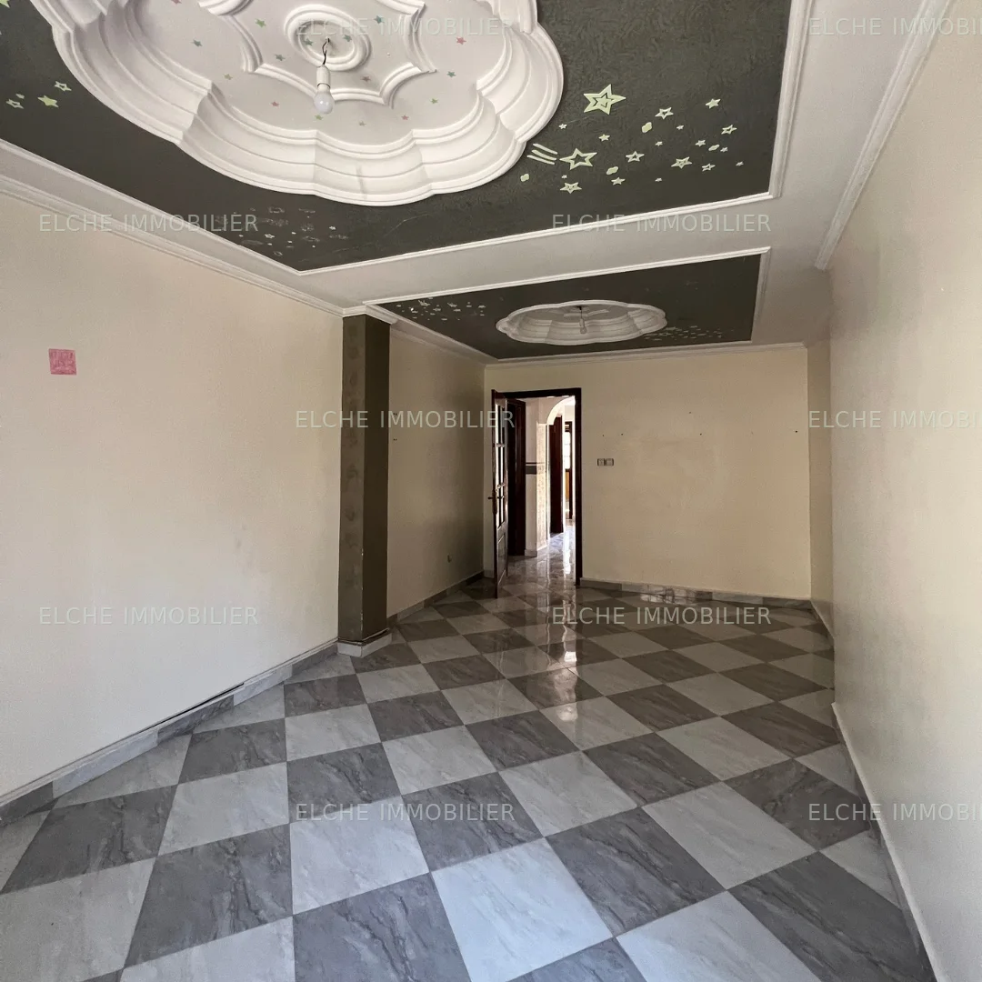 Villa R+1 à Louer