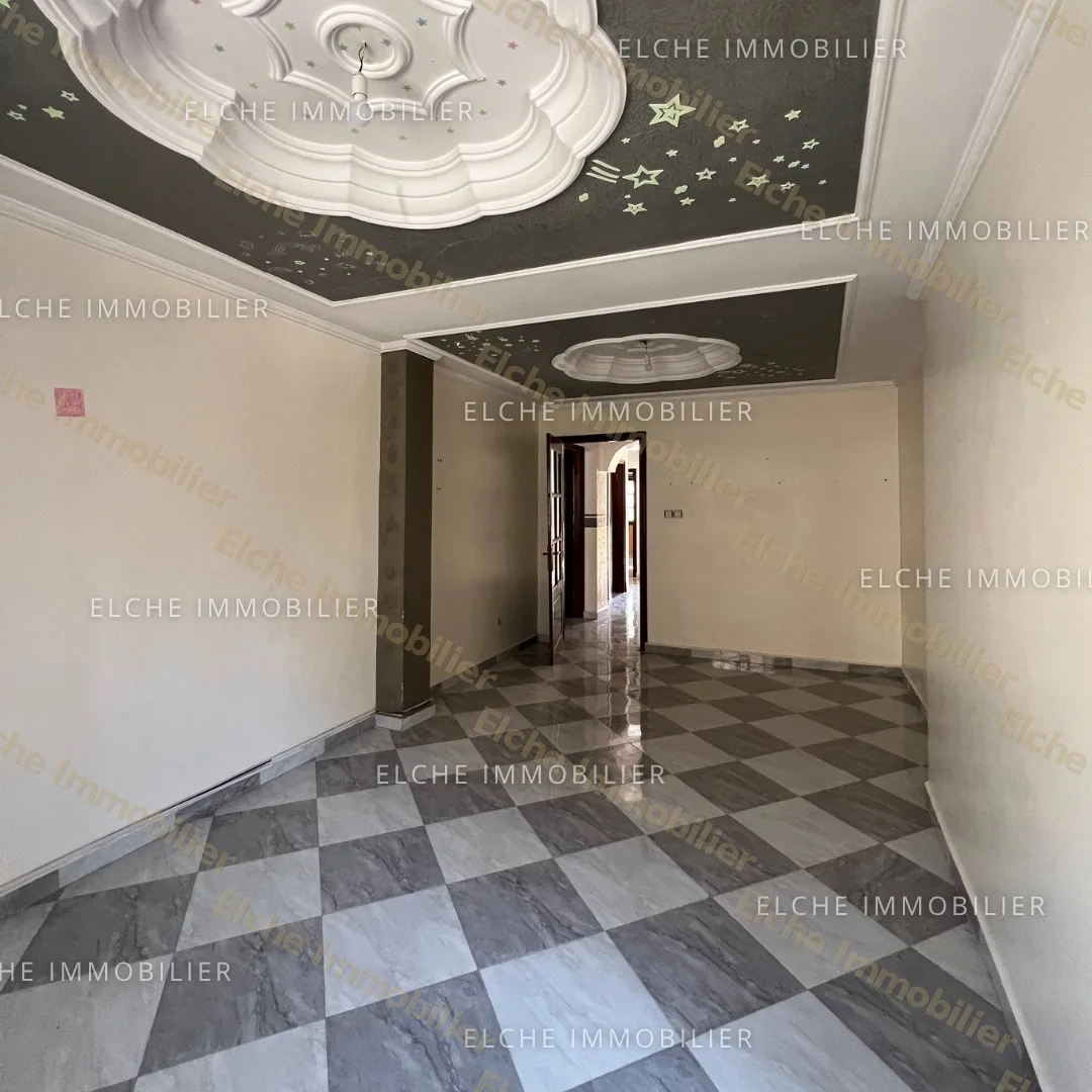 Villa R+1 à Louer