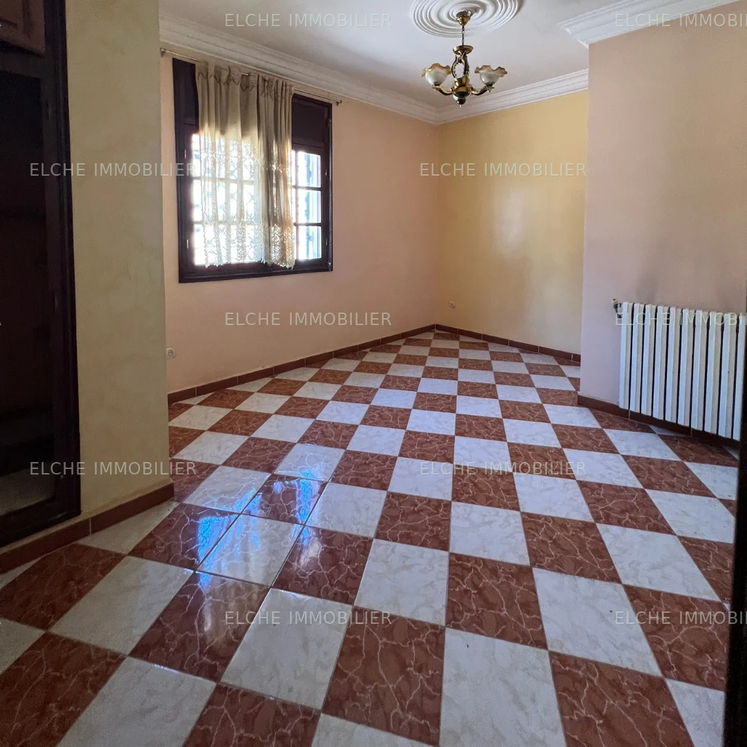 Villa R+1 à Louer