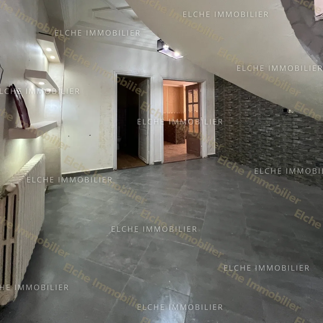Villa R+1 à Louer