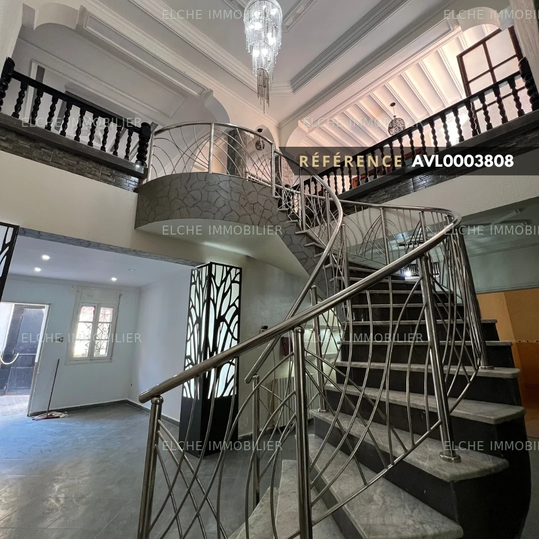 Villa R+1 à Louer