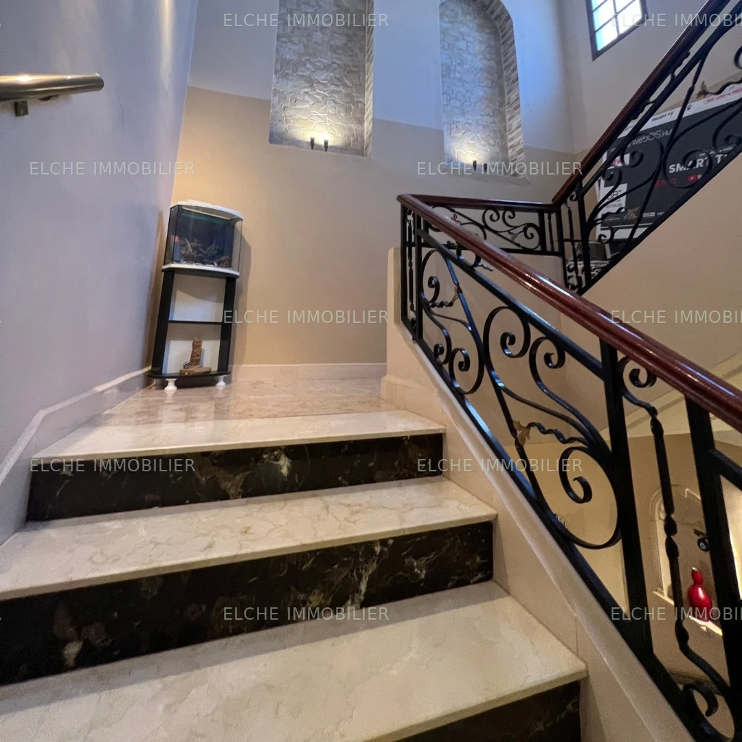 Villa R+1 à vendre
