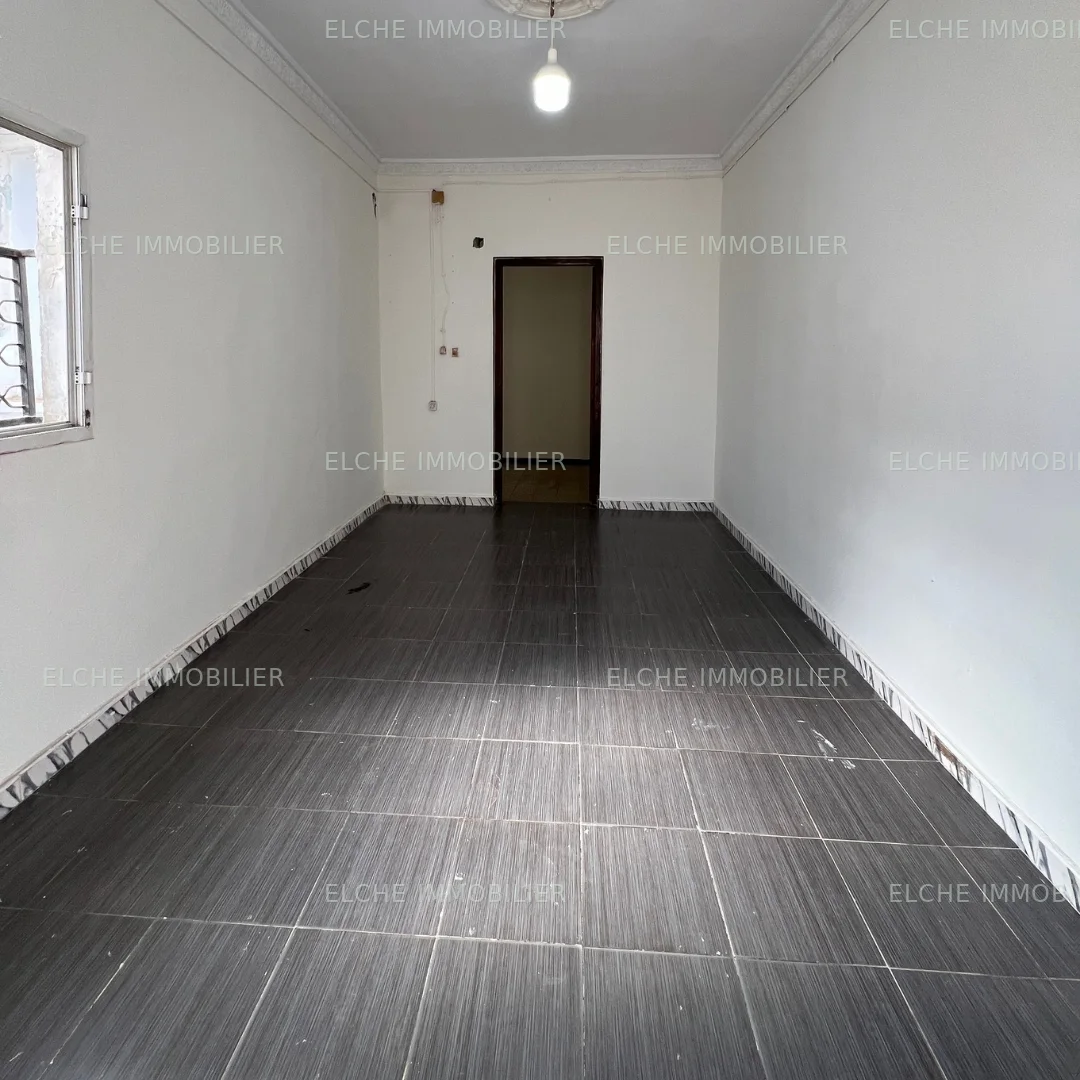 Villa R+1 ancien bâti à vendre
