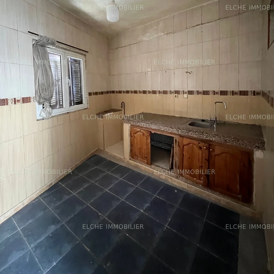 Villa R+1 ancien bâti à vendre