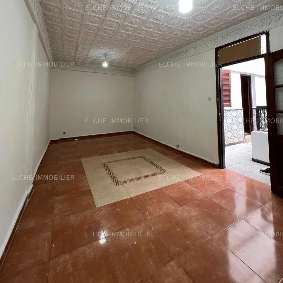 Villa R+1 ancien bâti à vendre