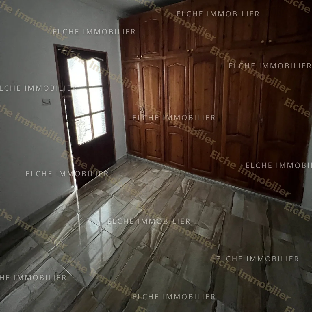 Villa R+1 ancien bâti à vendre