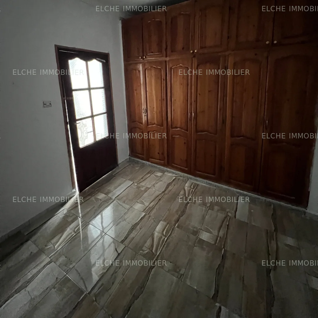 Villa R+1 ancien bâti à vendre