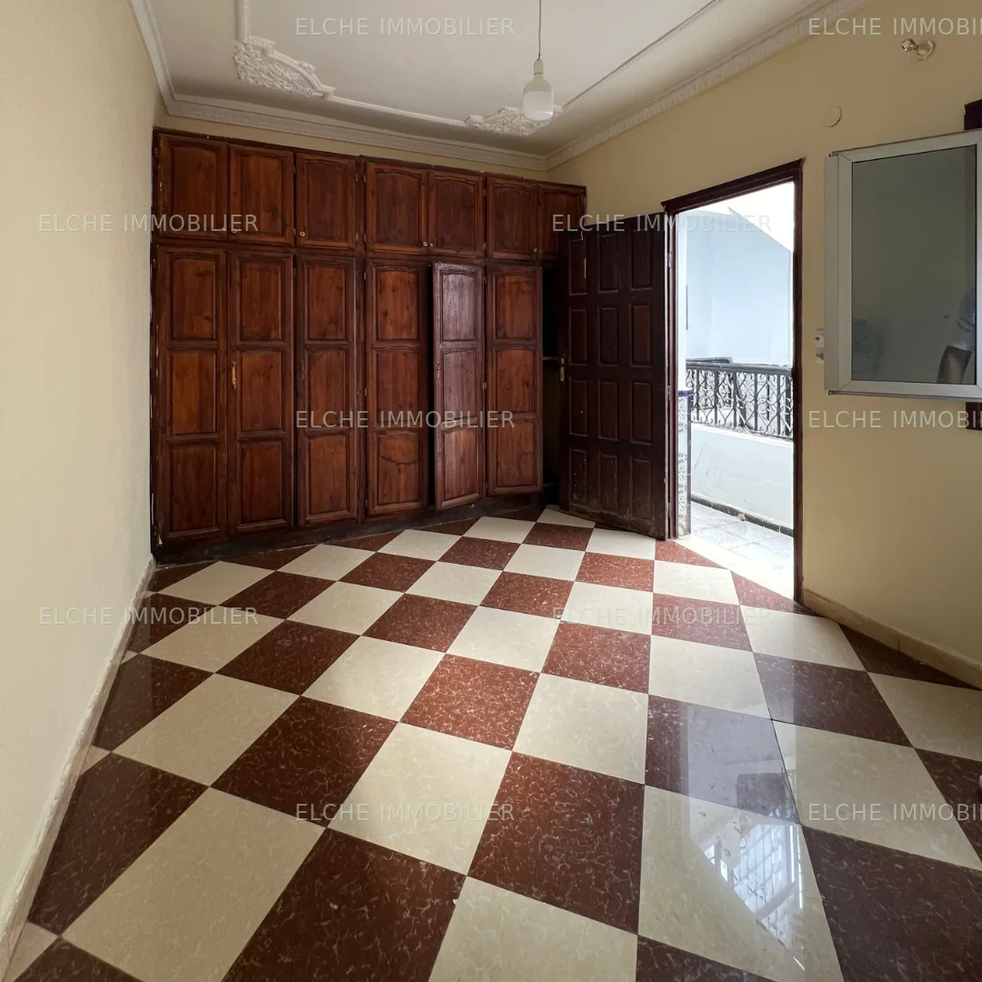 Villa R+1 ancien bâti à vendre