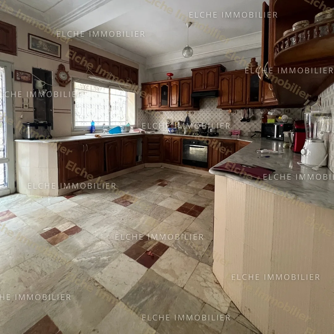 Villa R+2 à vendre
