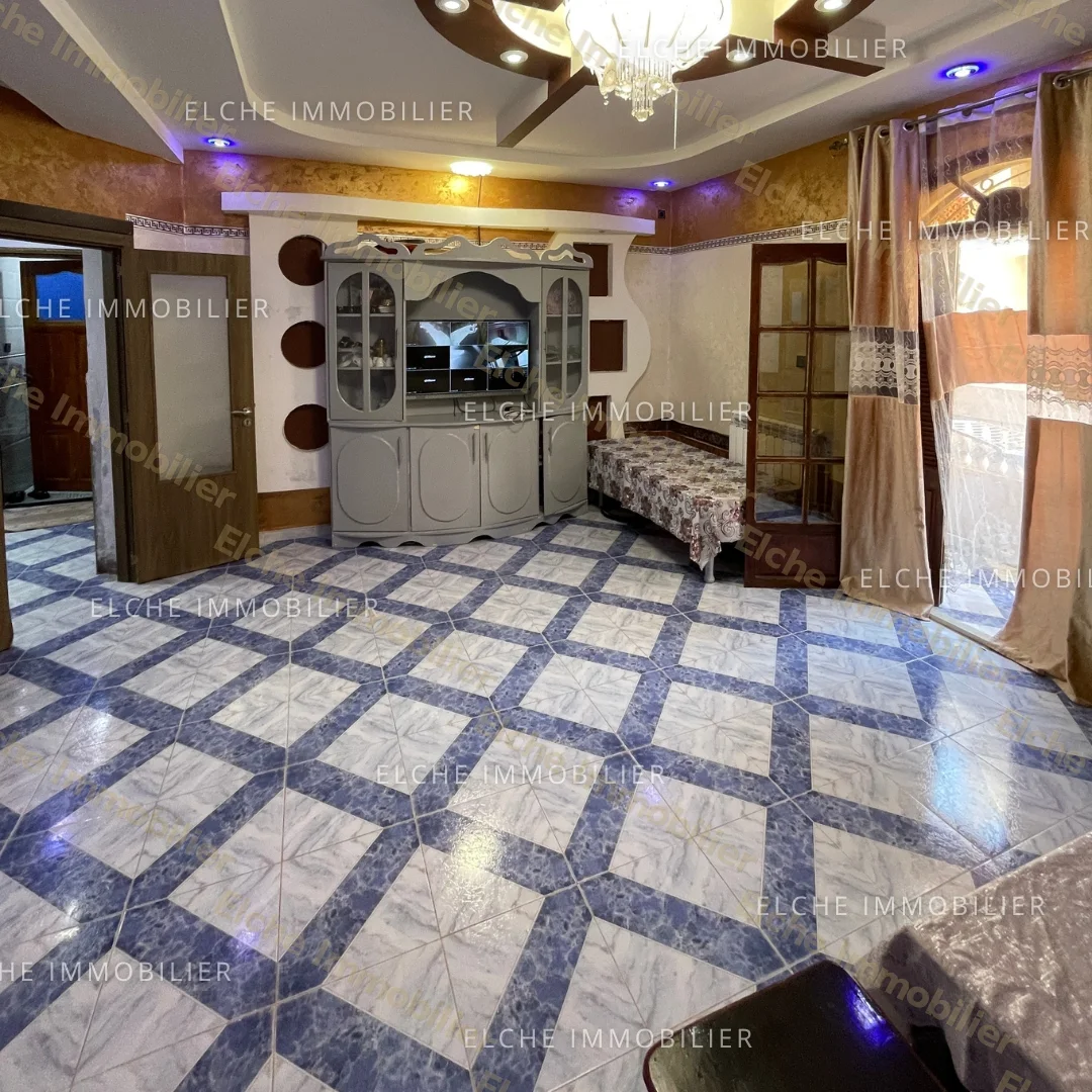 Villa R+2 à vendre