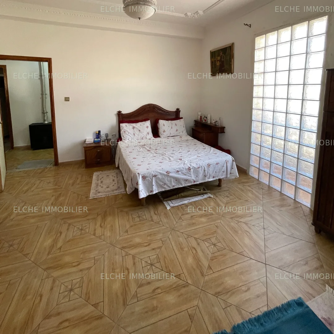 Villa R+3 à vendre