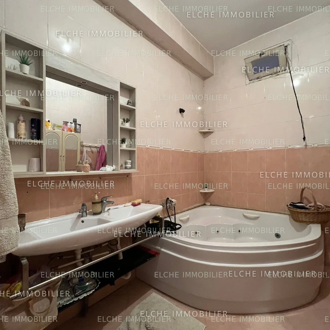 Villa R+1 à vendre