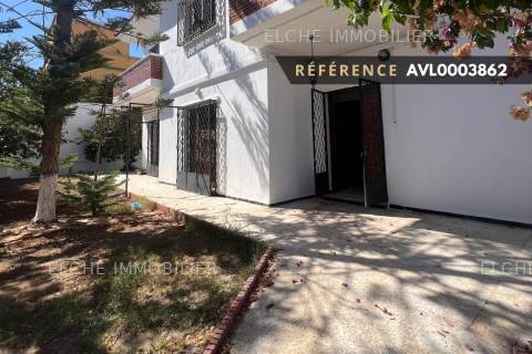 Villa R+1 à Louer